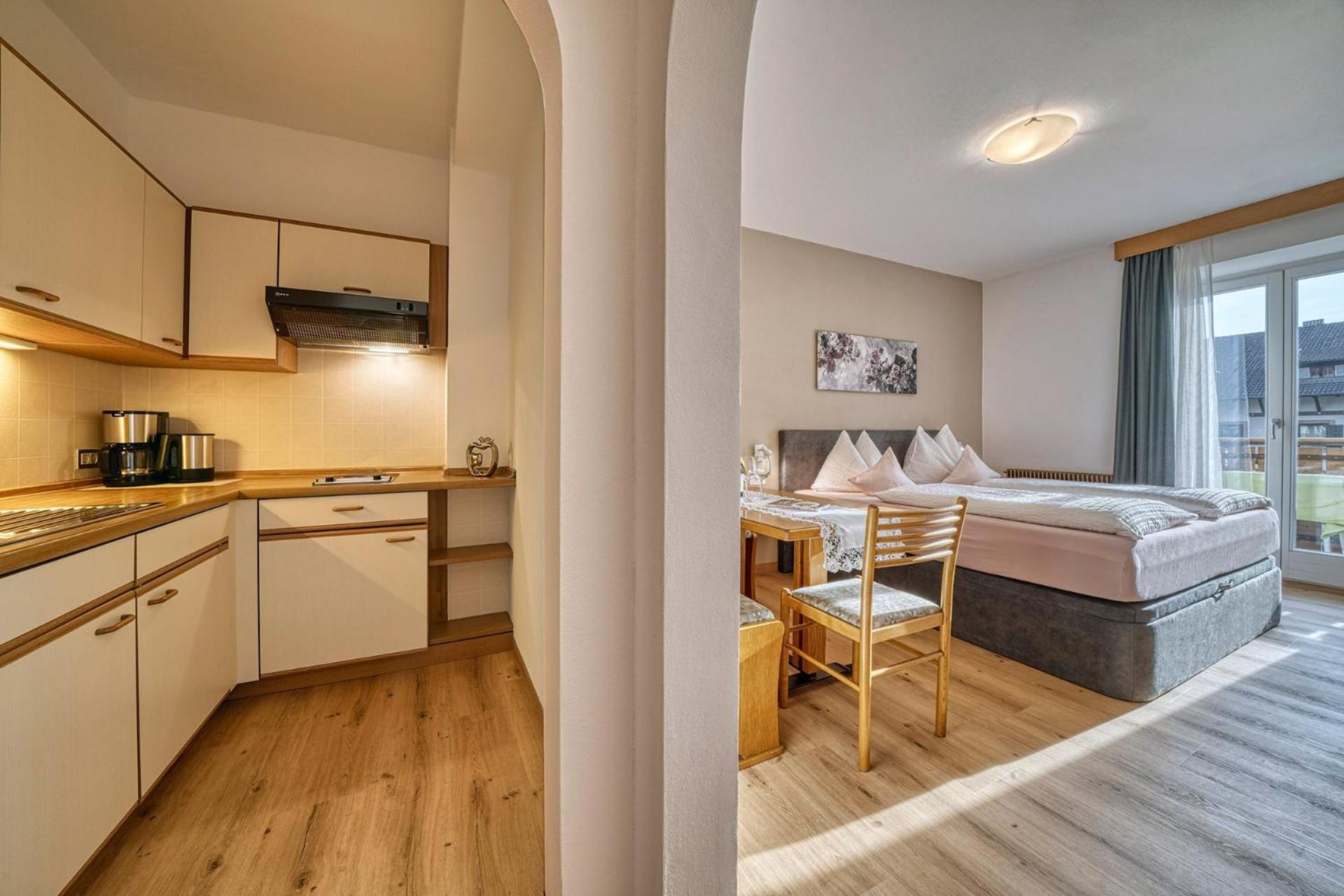 Josefsheim Hotell Lana Exteriör bild